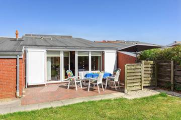 Ferienhaus für 4 Personen, mit Garten in Bensersiel