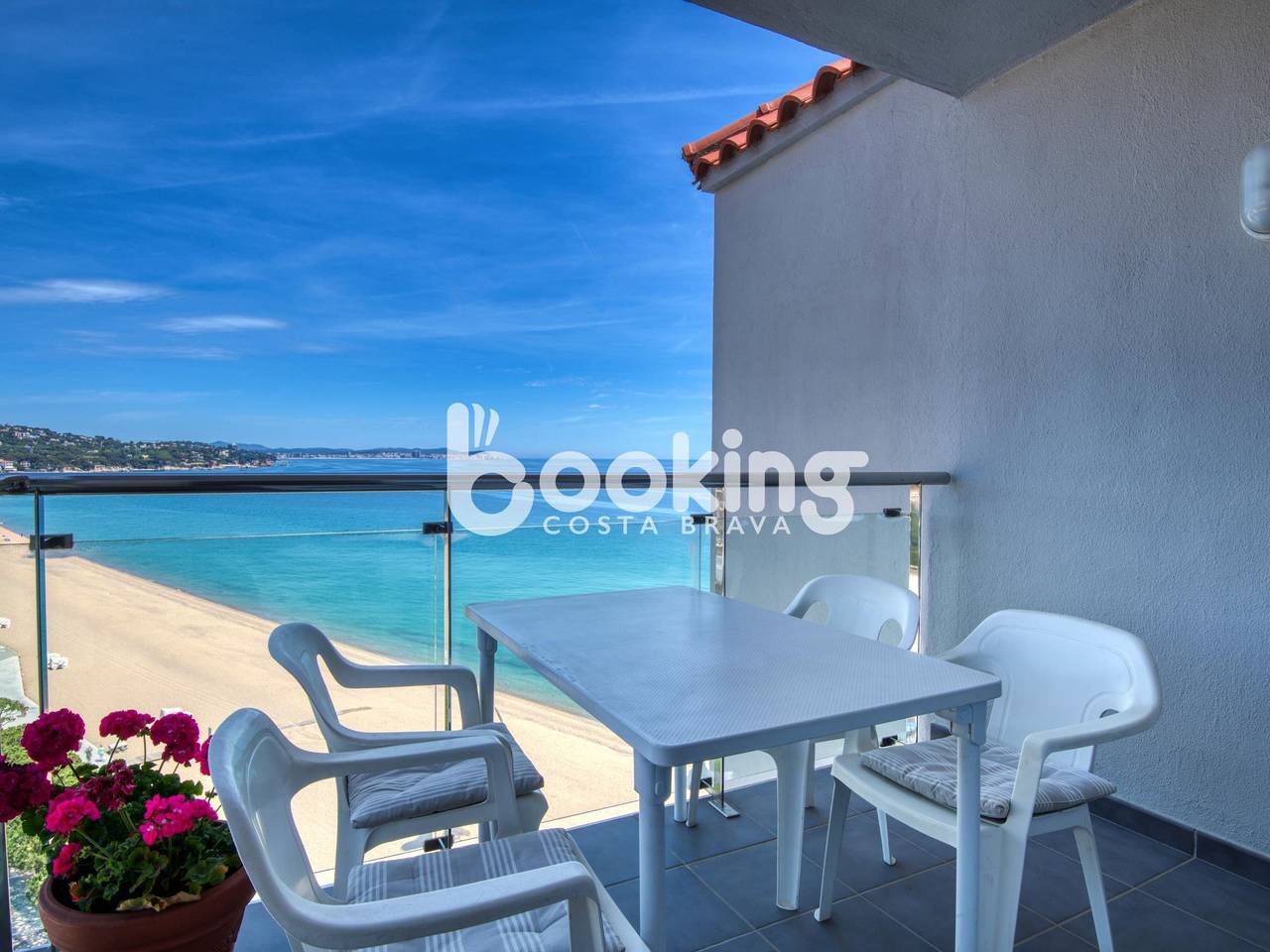 Appartement de vacances entier, Charmant appartement en bord de mer avec des vues incroyables, et parking in Platja d'Aro, Costa Brava