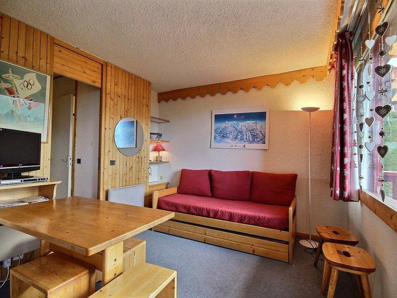 Estudio entero, ¡Estudio a pie de pistas cerca de tiendas! Capacidad 4, balcón, cocina equipada in Plagne Villages, La Plagne-Tarentaise