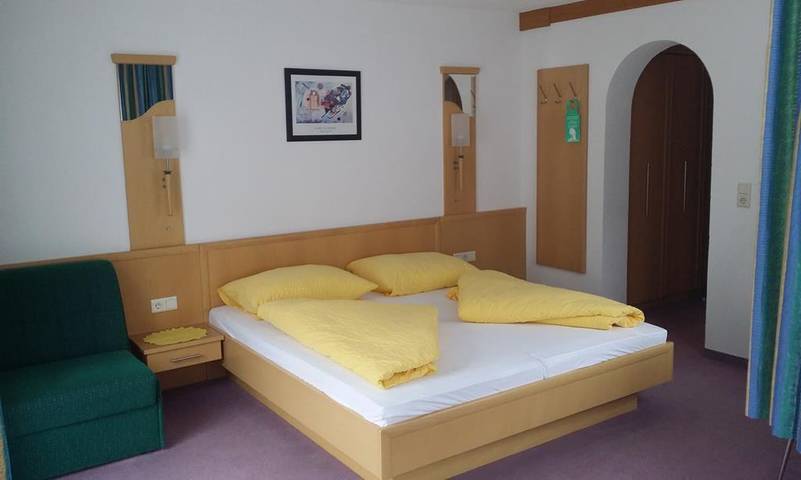 Ganze Ferienwohnung, Doppelzimmer mit Dusche, Wc in Mathon, Verwall