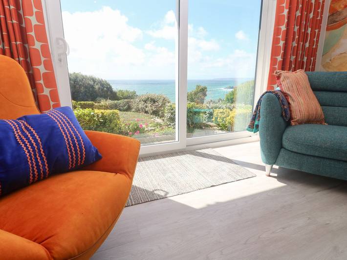 Cottage for 8 people in Praa Sands