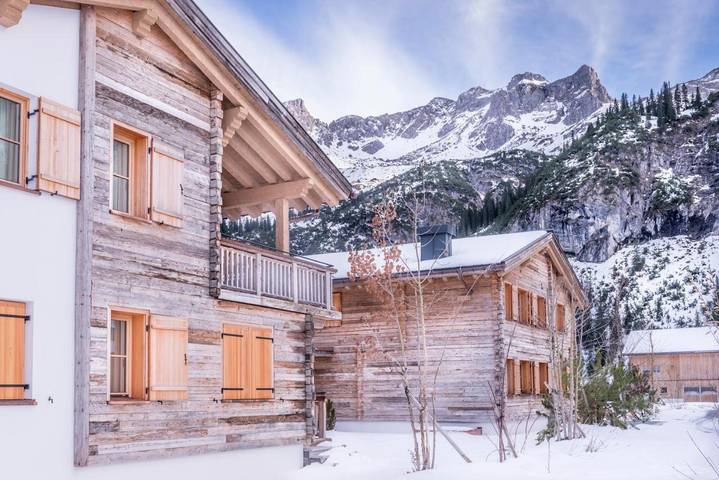 Chalet voor 10 personen, with Balkon and Terras as well as Tuin and Sauna in Lech