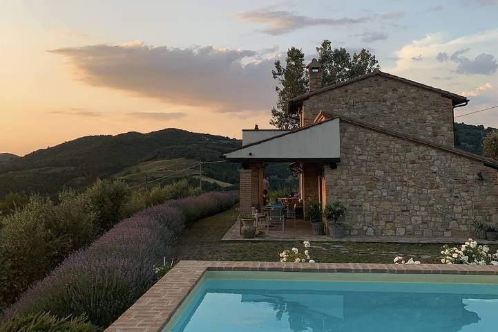 Location de vacances pour 6 personnes, avec jardin et terrasse à Gualdo Cattaneo