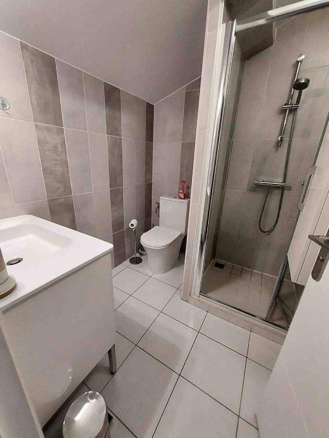 Appartement entier, 10minutes Futuroscope & Cœur de Poitiers in Buxerolles, Vienne (France)