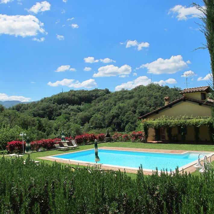 Appartamento per 4 persone, con Balcone e Terrazza nonché Giardino e Piscina a San Giovanni Valdarno