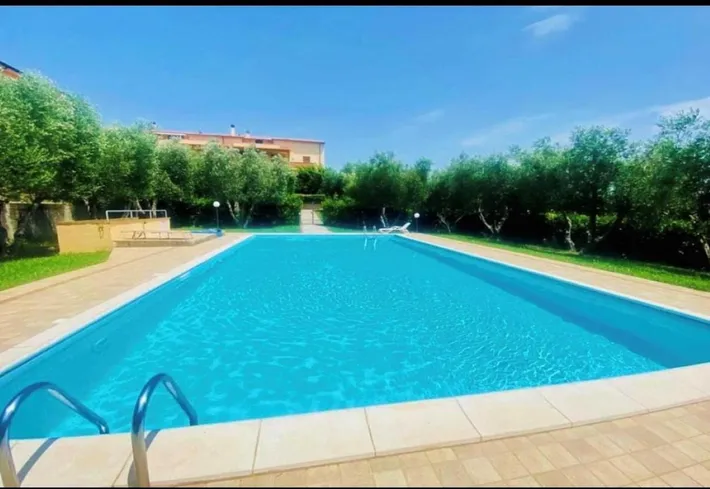 Apartamento de vacaciones para 4 personas, con jardín además de piscina y vistas, Se admiten mascotas - 1
