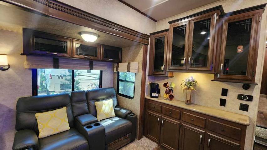 Camping para 7 personas, con terraza además de piscina y jacuzzi en Florida