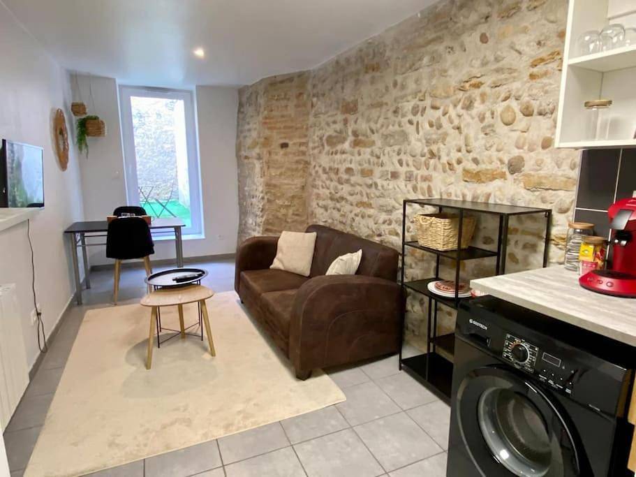 Appartement entier, Vaste Appartement Rénové - Centre Ville in Bourg-en-Bresse, Région de Bourg-en-Bresse