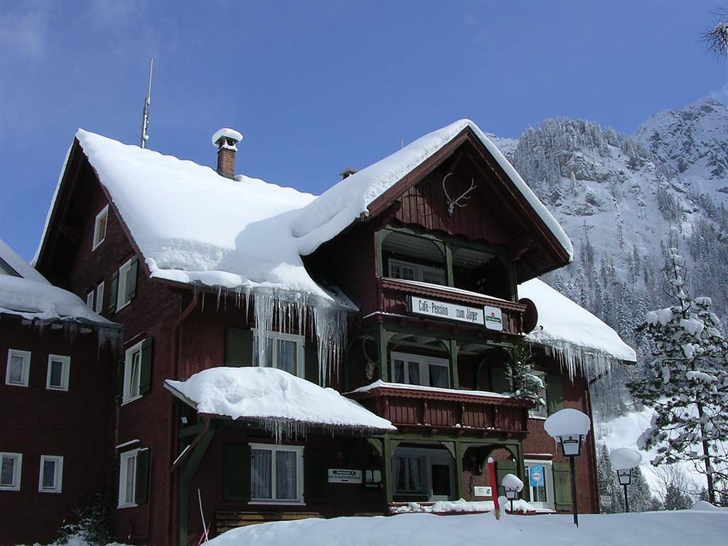Café Pension "Zum Jäger" **Superior in Sonntag, Lechquellengebirge