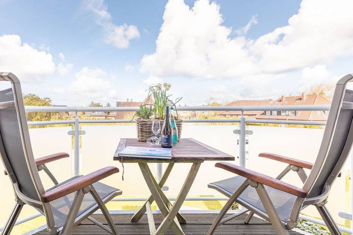 Ganze Wohnung, Luxuriöses zwei-Raum Appartement im Ober- & Dachgeschoss, ca. 52 qm Nutzfläche. in Nordfriesische Inseln (Schleswig-Holstein) (Schleswig-Holstein), Wenningstedt