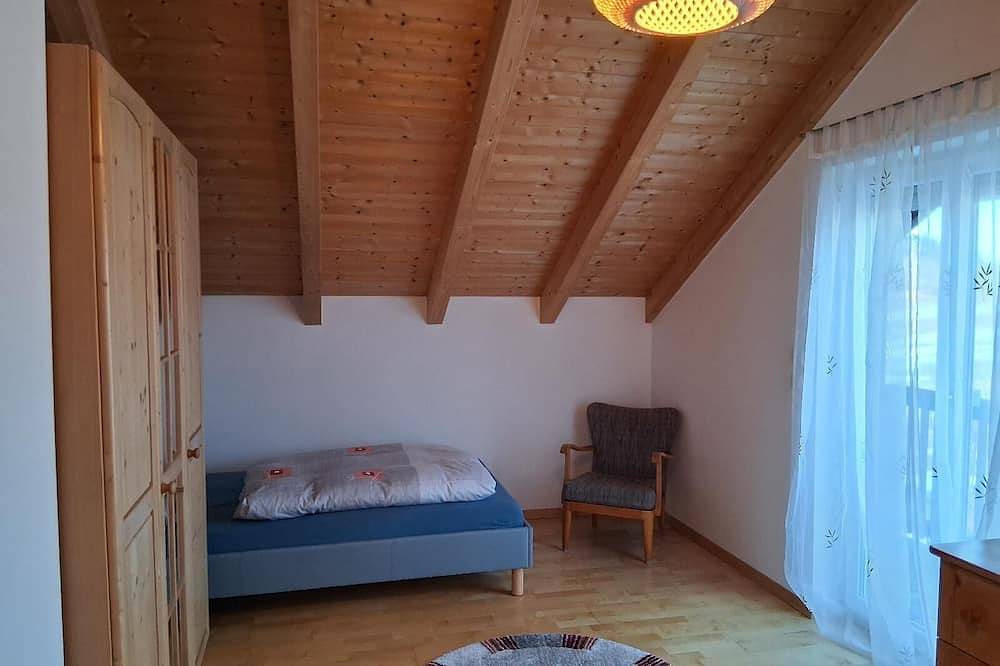 Ganze Wohnung, Ferienhaus (105qm) mit Galerie und Holzterrasse in Hohenau, Ostbayern