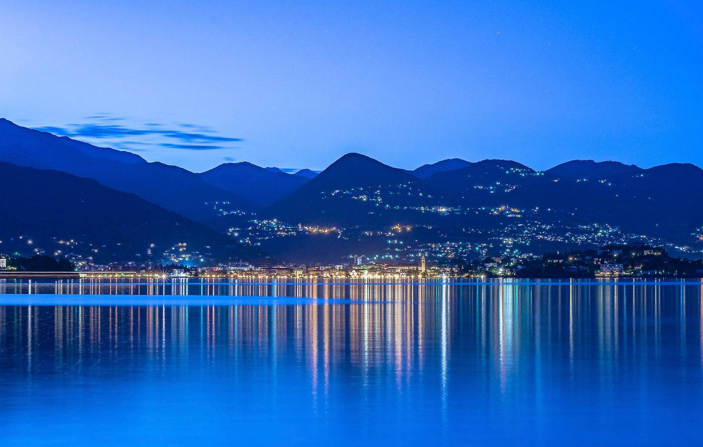 Entire holiday apartment, Cozy Apartment with Terrace, WiFi & Parking - Arona in Arona (Lago Maggiore), Comune di Arona