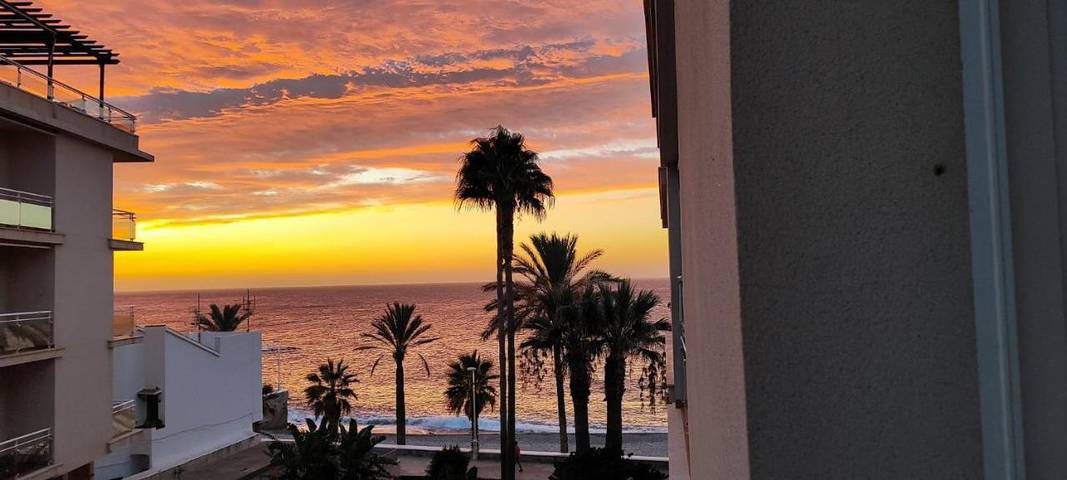 Apartamento de vacaciones para 4 personas, con jardín además de piscina y vistas - 1