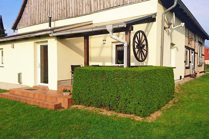 Ferienhaus für 3 Personen, mit Terrasse und Garten