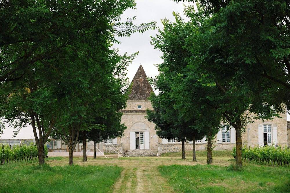 Le château de Mazelières est un lieu paisible pour des vacances détendues in Espiens, Région de Nérac