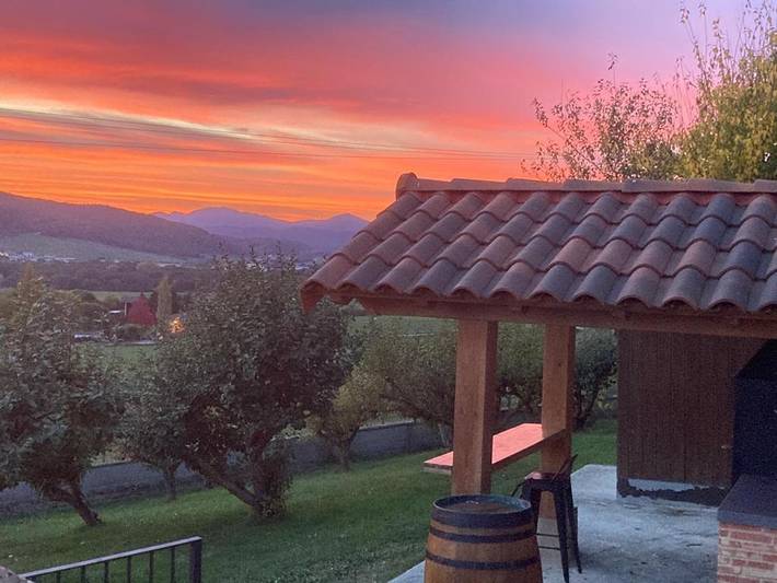 Casa rural para 14 personas, con jardín y jacuzzi en Ulzama - 3