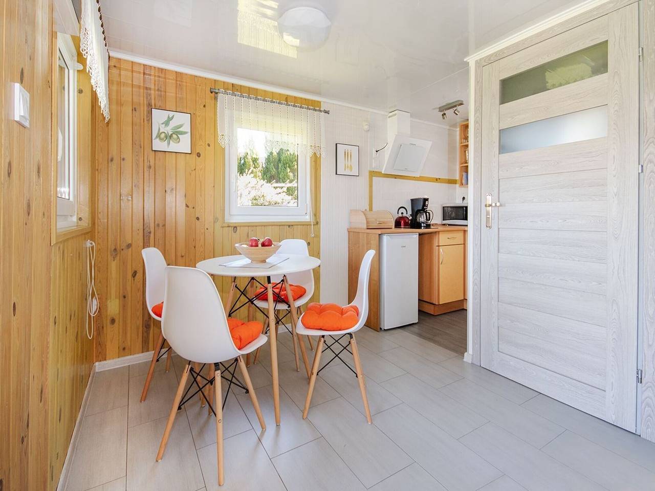 Familienferienhäuser, Pool, großer Garten in Powiat Sławieński