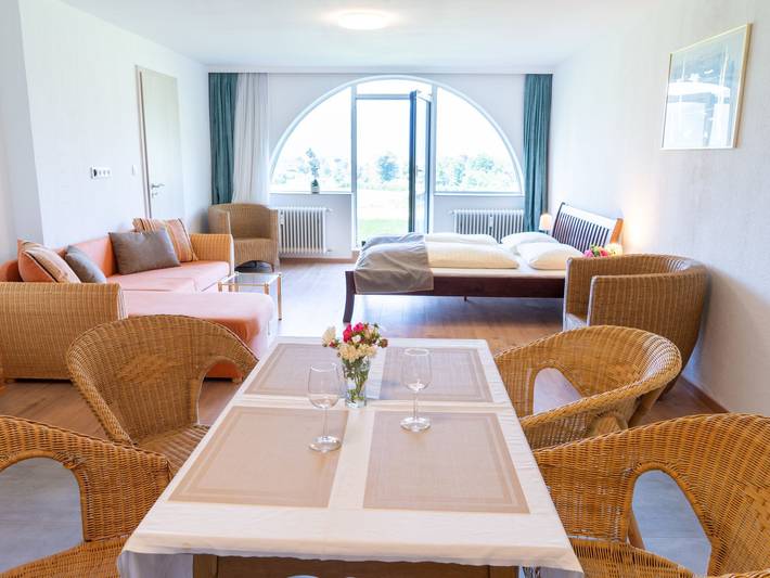 Ferienwohnung für 4 Personen, mit Seeblick und Garten sowie Terrasse in Strobl