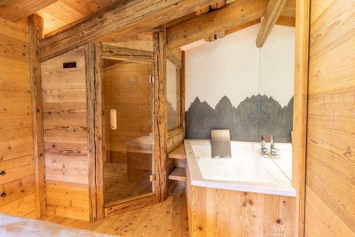 Ferienwohnung für 4 Personen, mit Balkon und Whirlpool sowie Sauna in Borca di Cadore