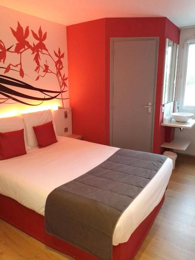 Double Room with One Junior Bed (Up To 10 Years) in Quimper, Région de Quimper