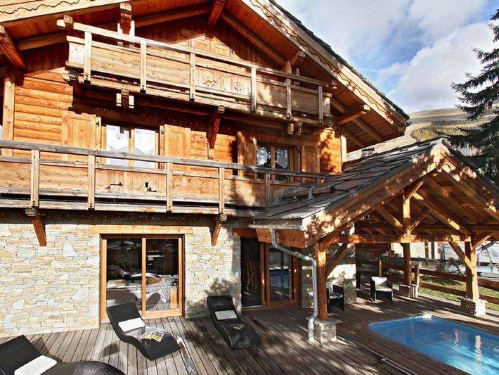 Villa pour 14 personnes, avec sauna ainsi que piscine et balcon, animaux acceptés dans l' Isère