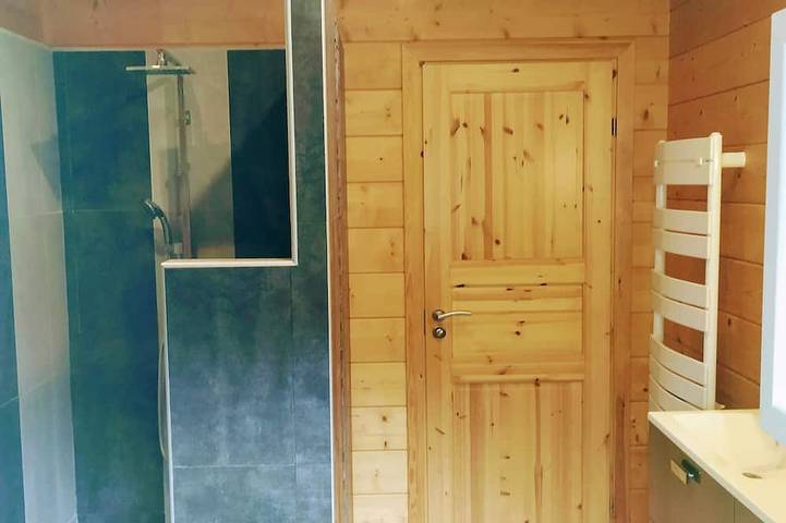Insolite Maison Bois Wifi Netflix Coeur de L'argonne et Batailles de Verdun in Chaudefontaine, Marne