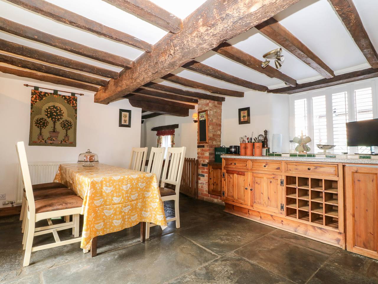 Elmhurst Cottage in Quinton, Warwickshire