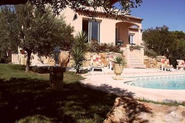 Cottage pour 8 personnes, avec terrasse et jardin dans Golf de Saint-Thomas