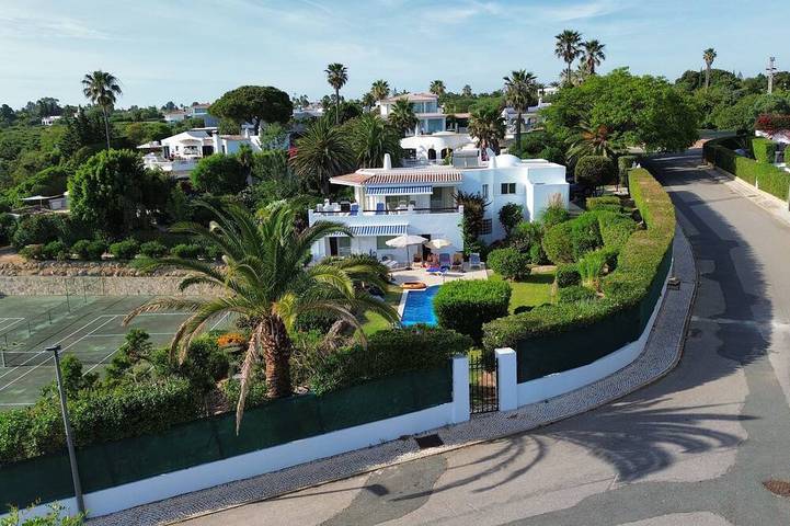 Holiday home for 8 people, with balcony and garden in Carvoeiro