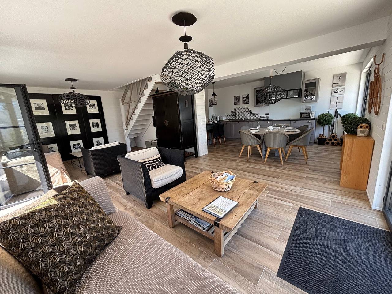 Das Künstleratelier – Zen-Charme! Strände und Geschäfte in Carnac, Côte des Mégalithes