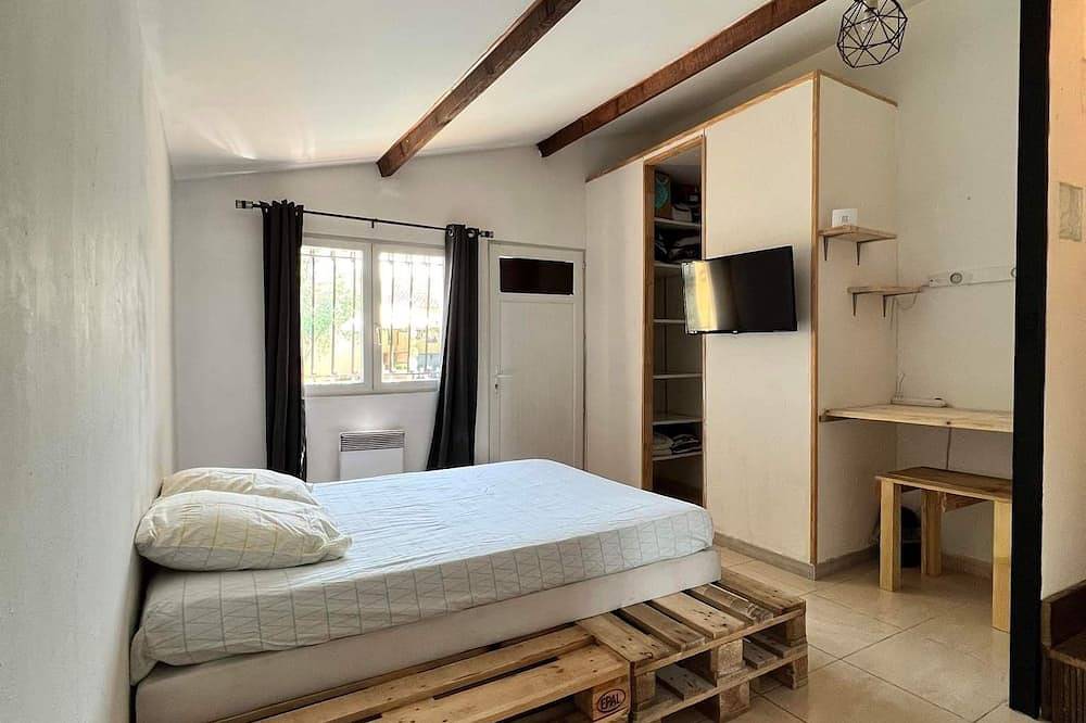 Villa agréable, à 20 minutes des plages et a 5 min de l'autoroute A9 in Aigues-Vives, Côte méditerranéenne (France)