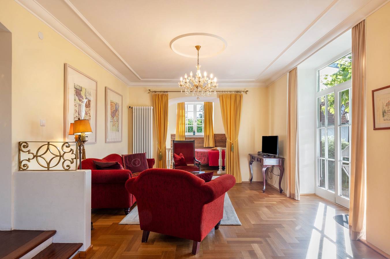 Ganze Wohnung, Ferienwohnung 'Villa Schlössle' mit Bergblick, privater Terrasse und Wlan in Badenweiler, Südschwarzwald