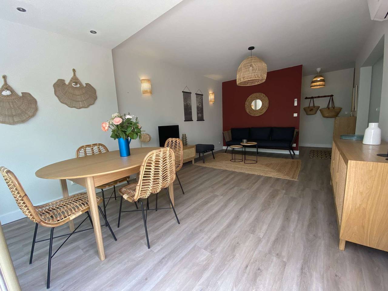 Apartamento vacacional entero, Charming village of Sanary, 100 m from the beach, garden, garage and air conditioning in Sanary-sur-Mer, Region de Toulon