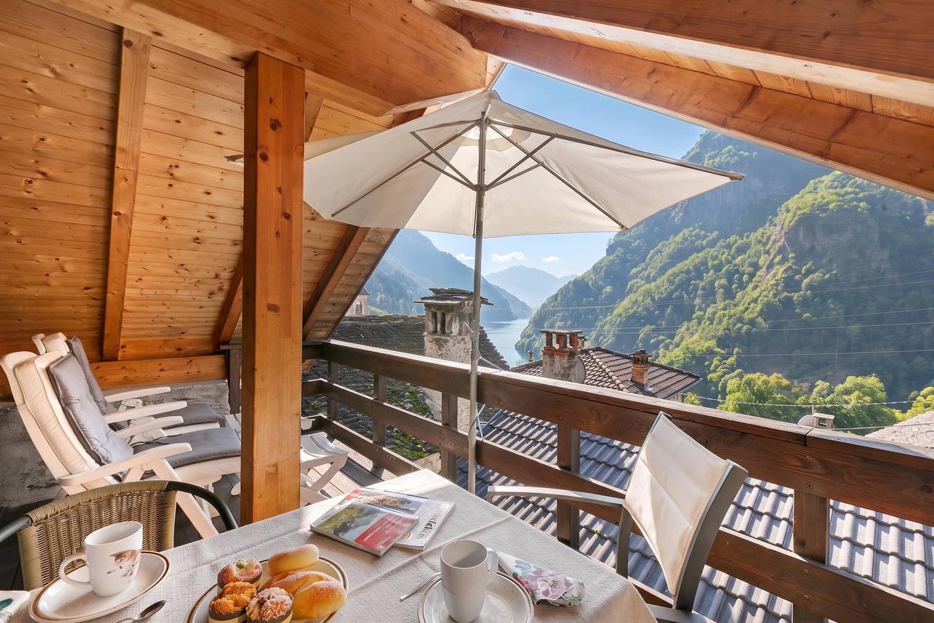 Rustico Paese Verzasca with Mountain View in Vogorno, Tessiner Alpen