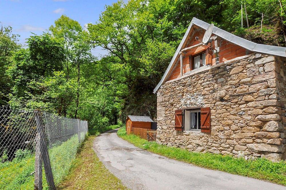 Lovely home in Seix with Wifi in Seix, Parc naturel régional des Pyrénées ariégeoises