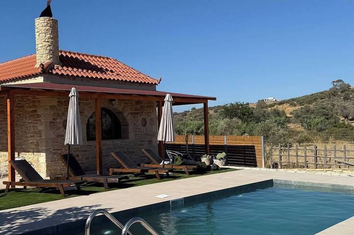 Ferienhaus für 5 Personen, mit Pool in Pitsidia