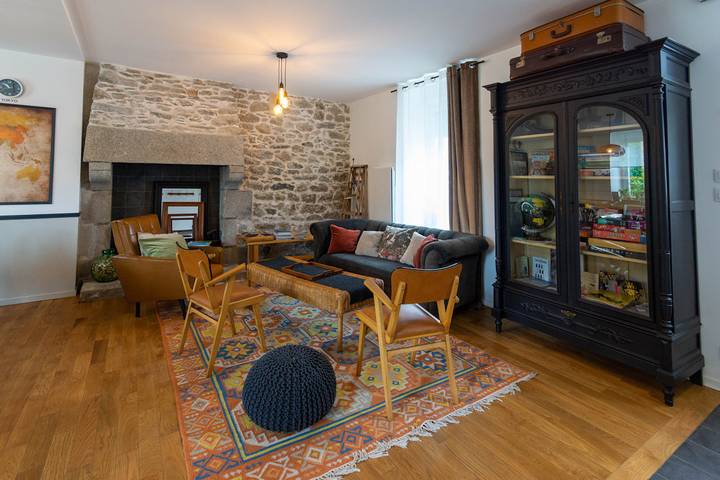 Gîte pour 8 personnes, avec terrasse et jardin