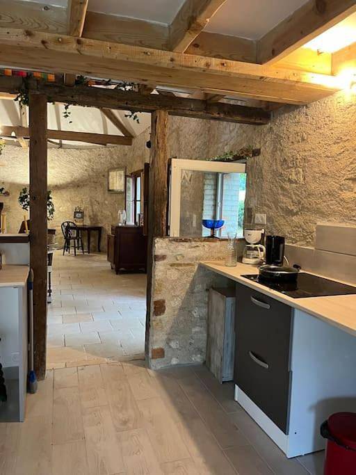 Location de vacances pour 4 personnes, avec vue et jardin à Mauvières - 2