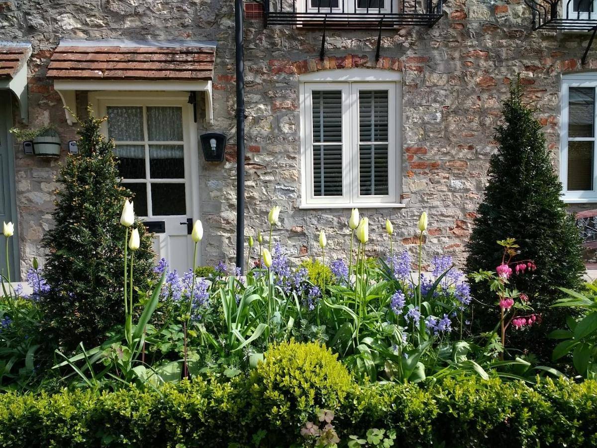 One-Bedroom House in Wells, Somerset