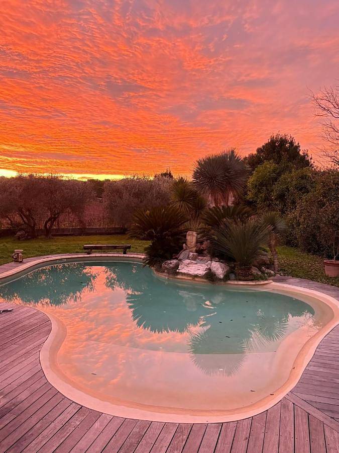 Gîte pour 4 personnes, avec piscine ainsi que jardin et vue à Junas - 2