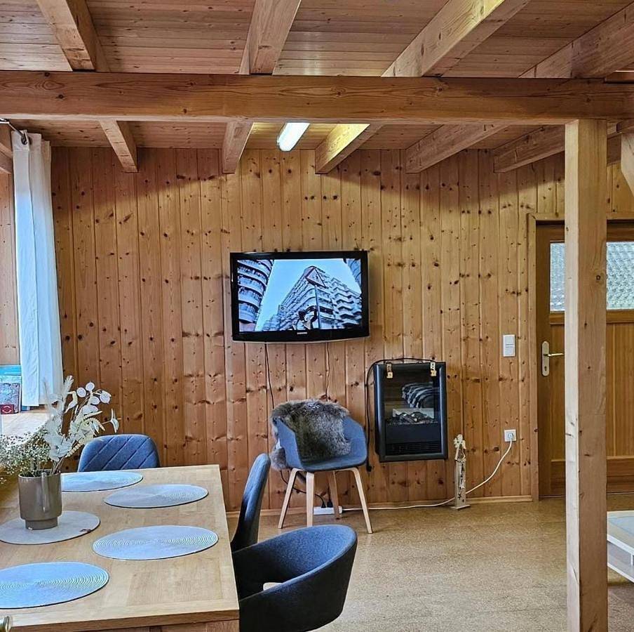 Romantisches Waldhaus mit Privatsauna, Grill und Feuerschtelle in Münchsteinach, Steigerwald