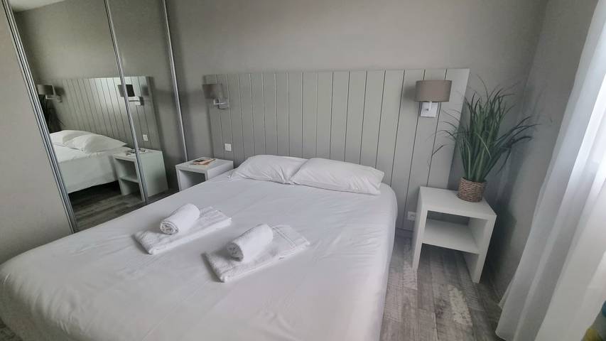 Gîte pour 4 personnes, avec Terrasse ainsi que Jardin et Piscine à Concarneau - 4