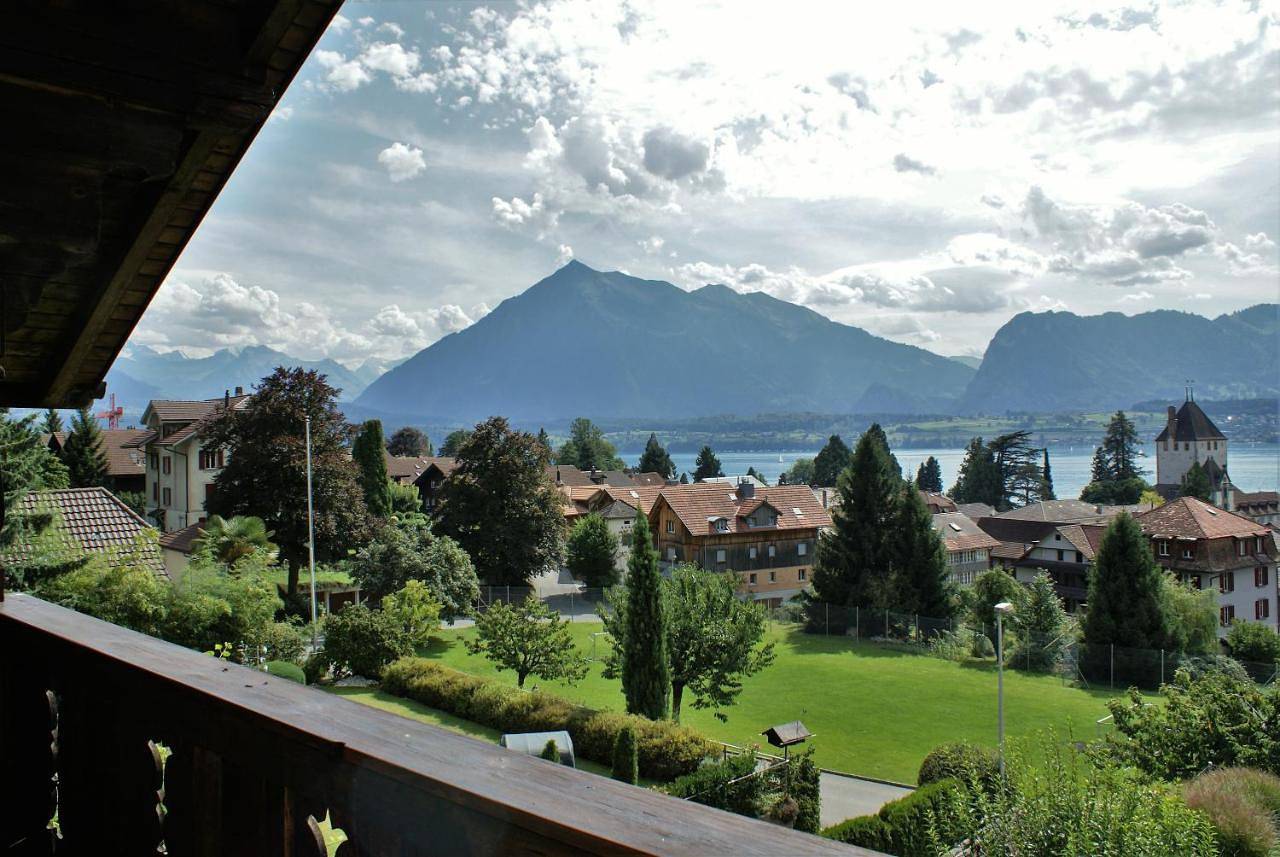 Ganze Wohnung, Amazing View with Balcony and free Parking in Oberhofen am Thunersee, Thunersee