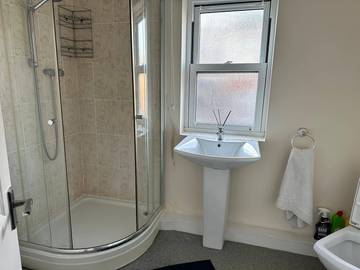Holiday Rental for 14 People in Barrow-in-Furness, Cumbria, Photo 1