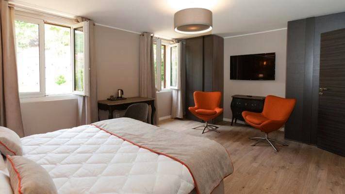 Appart’hôtel pour 6 personnes, avec terrasse ainsi que piscine et vue