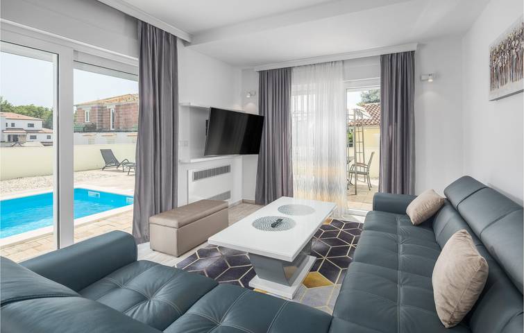 Ferienhaus für 7 Personen, mit Terrasse und Garten in Poreč - 3