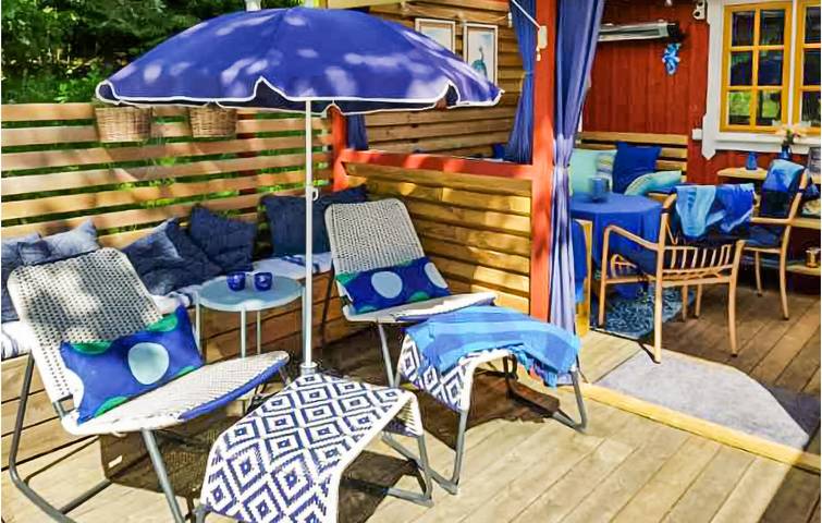Hus för 6 Personer med pool in Erska distrikt, Alingsås region