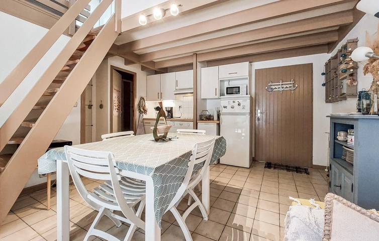 Appartement confortable avec jardin, parking et situé à 300 m de la plage de Saint-Georges in Saint-Georges-de-Didonne, Région de Rochefort