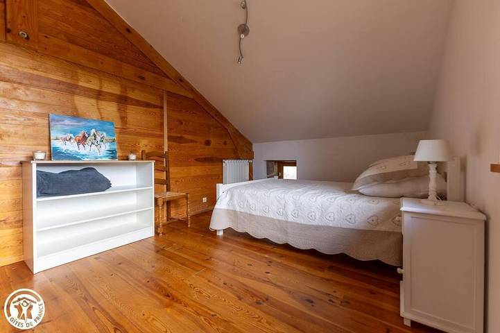 Location de vacances pour 12 personnes, avec jardin à Job - 2