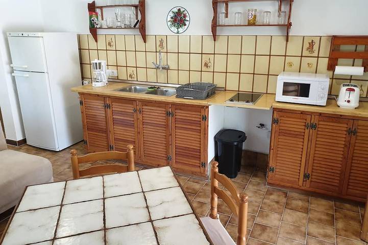 Ganze Wohnung, Close to the beach, in a large house, independent apartment with terrace. in Cala Murada, Manacor